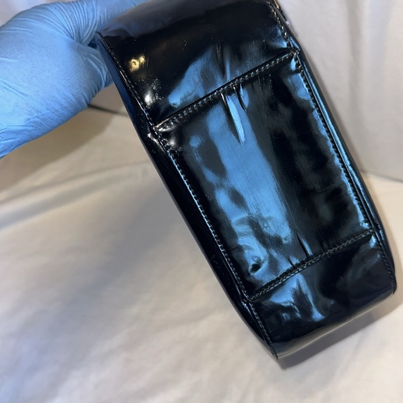 Vintage Patent Leather Gucci shoulder bag with White GG! - Picture 3 of 8